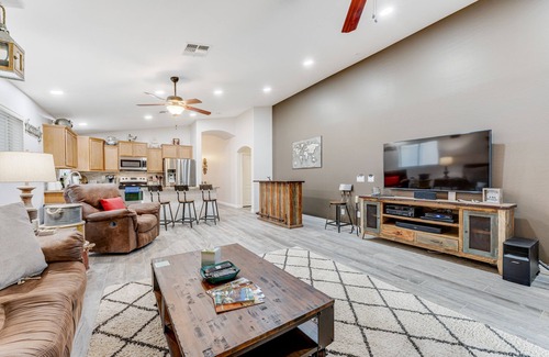 Dos Rios Casa | Dreamy home with private pool, high-speed WiFi, full kitchen, & W/D