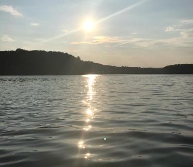 Locust Lake Village Chalet De Esquí | Dreamy Lake House - Fireplace, Firepit & Pet Friendly