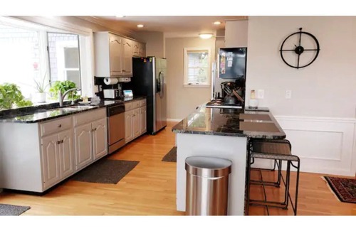 Gilford Casa | Dreamy Lakefront Getaway, Beach, Skiing,Hiking GIC