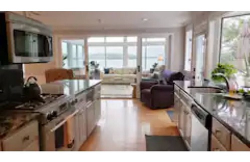 Gilford Casa | Dreamy Lakefront Getaway, Beach, Skiing,Hiking GIC