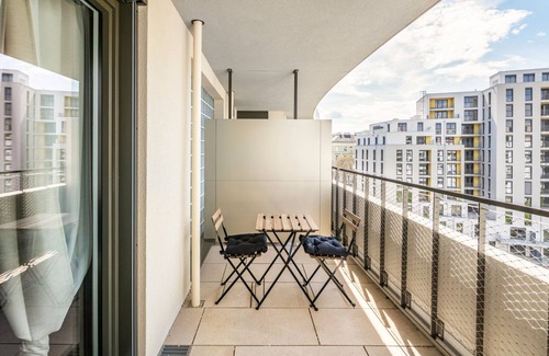 Erdberg Apartamento | Dreamy Landstraße 1BR w/ Large Balcony, walk to Metro U3, by Blueground