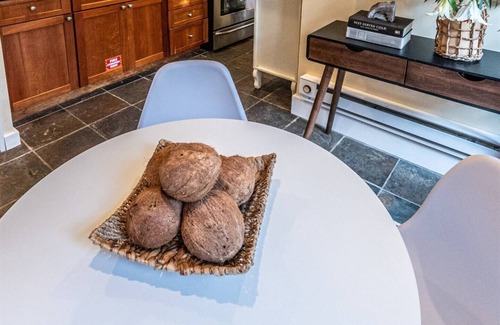 Dolores Heights Cabina | Dreamy Minimalist 1BR Cottage in Eureka Valley
