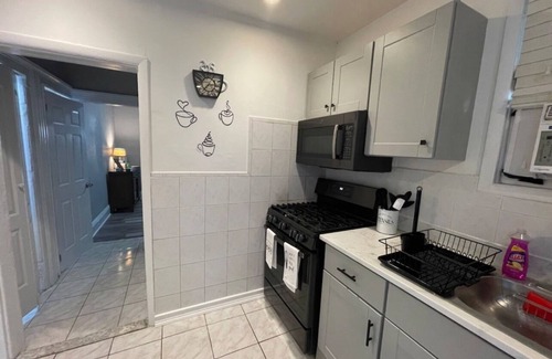 North Bergen Casa | Dreamy & Newly Renovated. Close to Metlife & NYC !