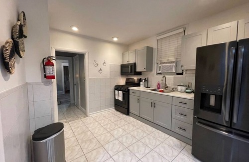 North Bergen Casa | Dreamy & Newly Renovated. Close to Metlife & NYC !