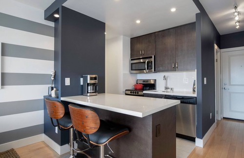 Lower Nob Hill Apartamento | Dreamy Nob Hill Studio w/ Sauna, Gym, City View by Blueground