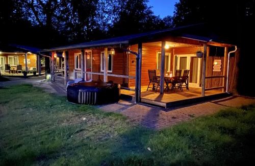 Erm Apartamento | Drentse Sleutels 6 persoons huisje met jacuzzi