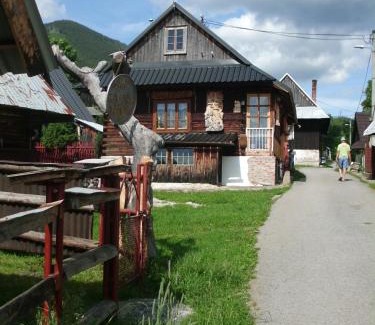 Liptovska Luzna Casa | Drevenica Art Galery