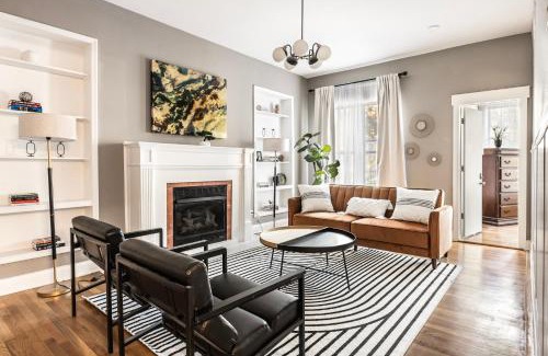 Kenwood Casa | Drexel Apartments, Downtown Hyde Park