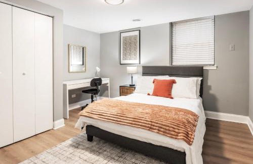Kenwood Casa | Drexel Apartments, Downtown Hyde Park