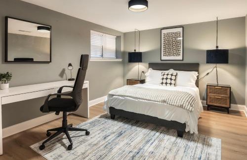 Kenwood Casa | Drexel Apartments, Downtown Hyde Park
