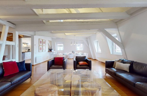 Old Town Apartamento | dreyfus duplex city center ac 3br 2bth 165m2