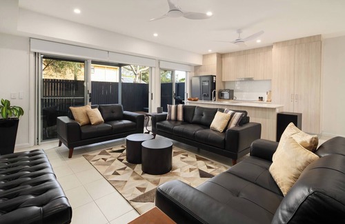Labrador Casa | Drift and Dwell Minutes to Labrador Beach and Dining