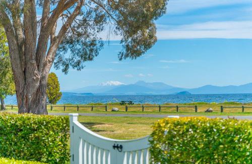 Waitahanui Casa | Drift at Five Mile Bay - Taupo