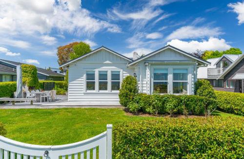Waitahanui Casa | Drift at Five Mile Bay - Taupo