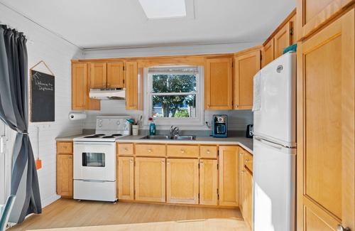 York Cabaña | Drift Wood, Spacious 2 BRs, Living, Kitchen, Full Bathroom & a Patio