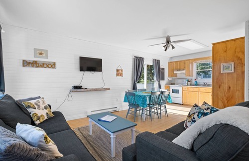 York Cabaña | Drift Wood, Spacious 2 BRs, Living, Kitchen, Full Bathroom & a Patio