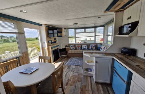Anderby Creek Cabina | Driftwood Cabin - Dog Friendly, Anderby Creek