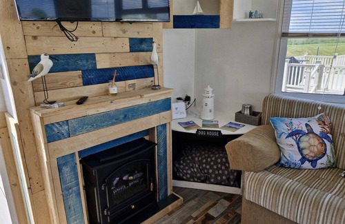 Anderby Creek Cabina | Driftwood Cabin - Dog Friendly, Anderby Creek