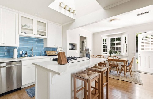 East Mesa Casa | Driftwood Club - 5bd, BBQ, Minutes from Beach
