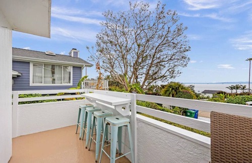 Summerland Apartamento | Driftwood Club - The Narrows! A Summerland Beach Home