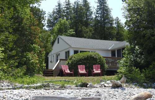 Southampton Cabaña | Driftwood Cottage - Million Dollar Views, lots of outdoor space, pet friendly