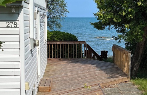 Southampton Cabaña | Driftwood Cottage - Million Dollar Views, lots of outdoor space, pet friendly