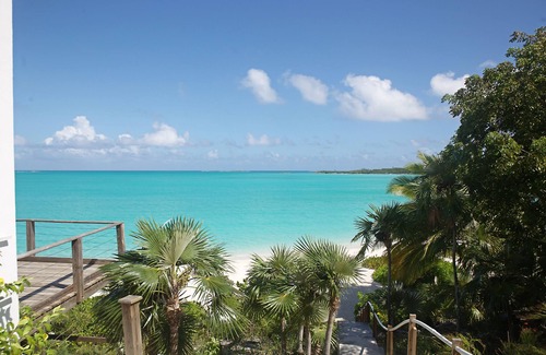 Great Exuma Condominio | Driftwood Condominio en el primer piso en la Bahía de Hoopers con impresionantes vistas