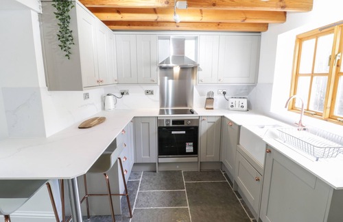 Hinderwell Cabaña | DRIFTWOOD COTTAGE, pet friendly, with open fire in Hinderwell