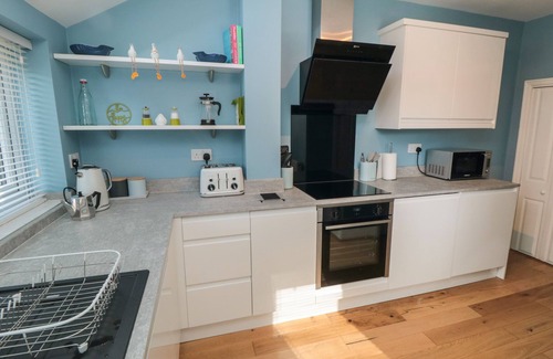 Marske-by-the-Sea Cabaña | DRIFTWOOD HOUSE, pet friendly, with a garden in Marske-By-The-Sea