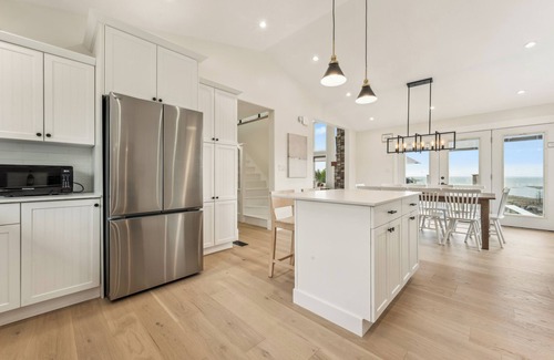 Tobermory Cabaña | Driftwood: Luxe Lakefront Retreat w/ Sauna & AC - Tobermory