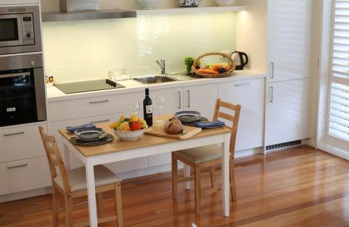 Cowes Casa | Driftwood - Luxury Spa Cottage for Two