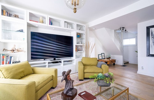 Collingwood Casa | Driftwood on 6th in Historic Downtown Collingwood/Pet Friendly