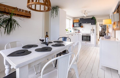 Rhosneigr Cabaña | Driftwood - Una impresionante nueva casa de vacaciones ubicada en Anglesey