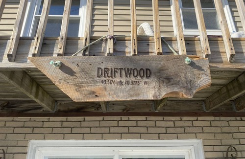 Ocean Park Cabaña | “DRIFTWOOD” Quaint Cottage by the Sea- 600 ft from the sand!