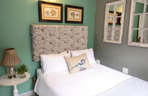 Umhlali Beach Casa | Driftwood Suite, Villa Roc Guesthouse, Salt Rock Ballito