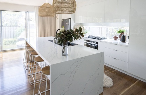Dromana Casa | Dromana By The Bay :1 min walk to the beach.