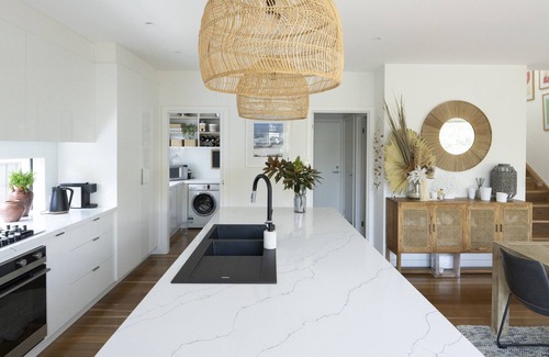 Dromana Casa | Dromana By The Bay :1 min walk to the beach.