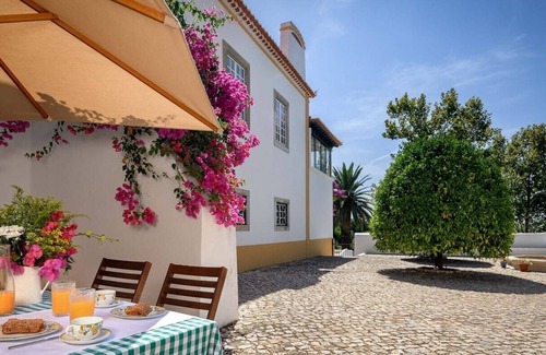 Portimao Villa | Villa de Lujo en el Campo Cerca de Portimão con Piscina, Jardines y Concierge