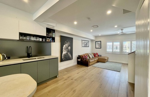 Drummoyne Casa | Drummoyne-DRUM8 Day Street - Spacious 3BR Townhouse with Courtyard Opposite Brett Park Near Bay Run