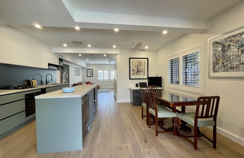 Drummoyne Casa | Drummoyne-DRUM8 Day Street - Spacious 3BR Townhouse with Courtyard Opposite Brett Park Near Bay Run