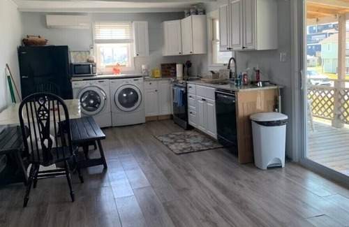 North Topsail Beach Cabaña | Drunken Parrot - Sleeps 4, steps away from beach access in North Topsail Beach!