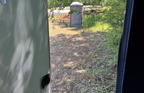 Langston Alquiler De RV | Dry Camping with optional AC in charming Langston
