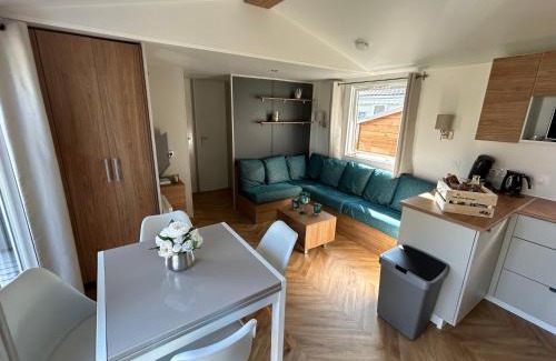 Lauwersoog Otro | DS Chalets-Simonsgat 63-Geweldige 6 tot 7 persoons chalet met 2 badkamers-vakantiepark Lauwersoog-aan het Lauwersmeer