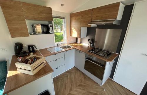 Lauwersoog Otro | DS Chalets-Simonsgat 63-Geweldige 6 tot 7 persoons chalet met 2 badkamers-vakantiepark Lauwersoog-aan het Lauwersmeer