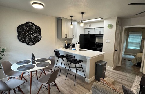 Park Central Apartamento | DT Dallas Cityscape Chic l 1BD