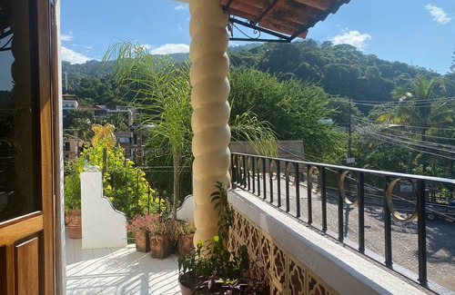 Emiliano Zapata Apartamento | DT Puerto Vallarta - Bright Apt w/ Sunny Patio & Views - Mins to Beach
