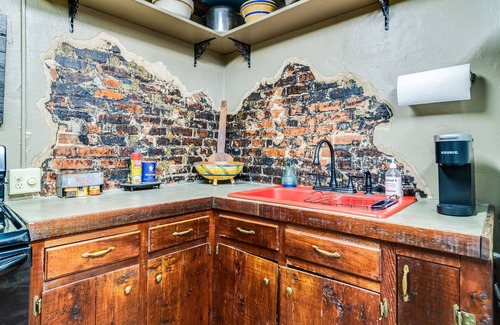 Scott Apartamento | DT Scott-TWO Historic Units: Old Bank + Studio