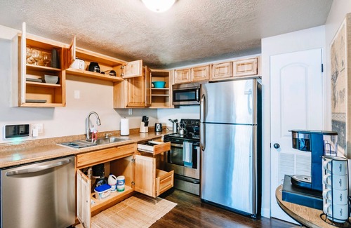 Salt Lake City Casa | DT UofU 2Bd/1Ba Full Duplex House/King Bds