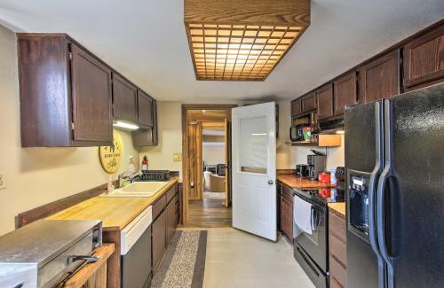 Sheboygan Apartamento | Dtwn Sheboygan Apt Above Local Bar!