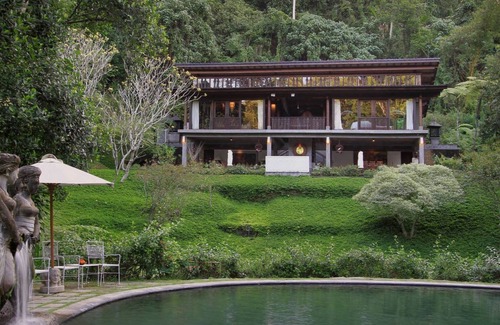 Peliatan Casa | DuaDari Impresionante casa de diseño de dos dormitorios